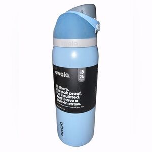 Owala FreeSip Stainless Steel Water Bottle Rainstorm 32 oz
New with Tag
See Pics
